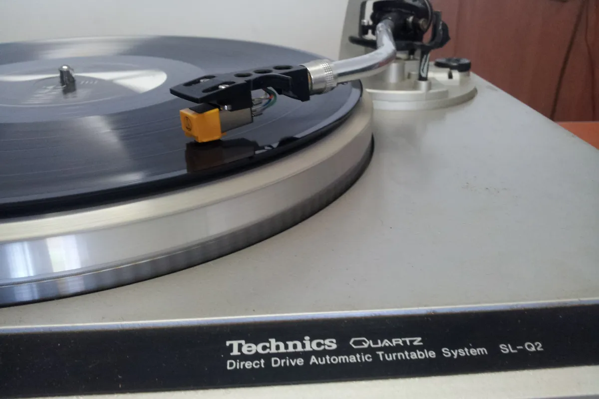Technics SL-Q2 vintage, exemple de platine vinyle sous-cotée